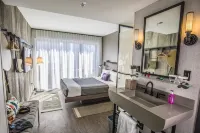 Moxy Chicago Downtown Hotels in Chicago