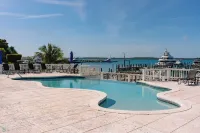 Romora Bay Resort & Marina