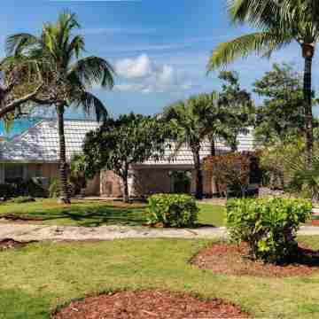 Romora Bay Resort & Marina Hotel Exterior