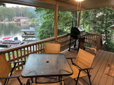 4-bedroom lakefront house with private dock