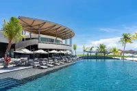 Madifushi Private Island - Free return domestic transfer (Min. 5 nights) - Pools