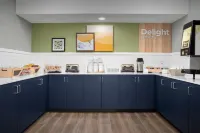 Spark by Hilton Tucson Airport - breakfast