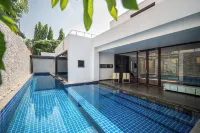 Truliv Villa Seraya - Villas