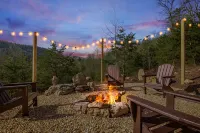 Riverside Haven - Hot Tub, WiFi, Grill, Stylish Yurt Hotels in Hardy County