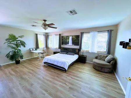 Calming 5 Bed, 3 Bath, in Good Location Отели в г. Марикопа