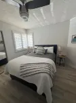 Stylish 2-bedroom condo in Palm Desert with WiFi, AC, and a golf course!