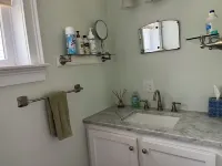 Charming loft cottage in tranquil Germantown with WiFi, AC
