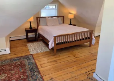 Connected Apartments: walk to town & ocean park