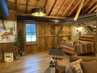 Annabel Lee Barn ~ A Getaway of Warmth & Charm!