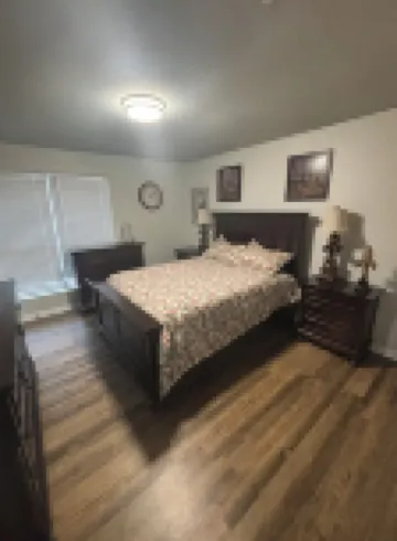 . Central to OLOL hospital 5 mins. Perkins Rowe Shopping 6 mins, LSU 15 mins..