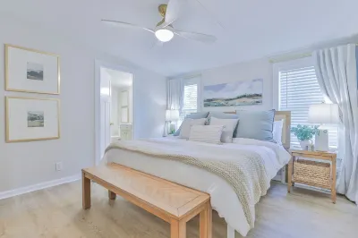 Charming 3-bedroom house near lake in Chapin