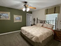 Cheaper Than a Hotel!!  6Br Near Disney - Sleeps 16 Free Heated Pool! - プライペートプール