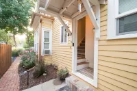 Cozy Victorian Cottage in the Heart of Old Town! - 4-Star