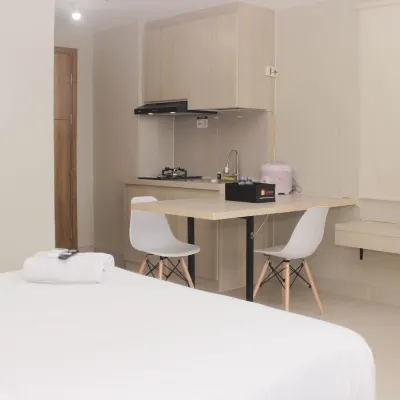 Cozy Studio at LRT City Jatibening Apartment Hoteles cerca de Istana Singgah Kedatun Keagungan di Jati Bening