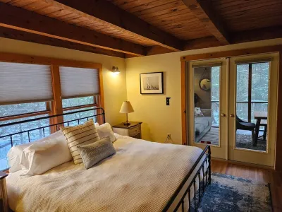 Aspen Chalet- overlooks Brickyard Creek in Bayfield