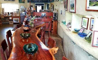 Strawhouse Resorts