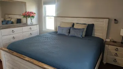 2-bedroom house in beautiful Grand Island! 4 miles from Niagara Falls! Hotels near Buckhorn Island State Park