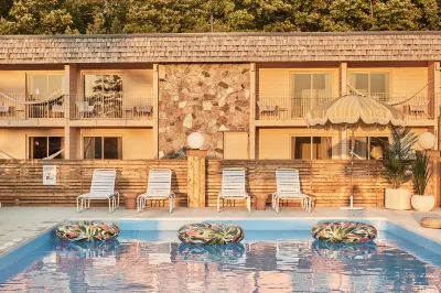 The June Motel, Sauble Beach