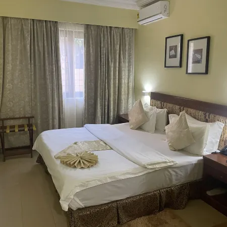 Hotel Marjorie `Y`