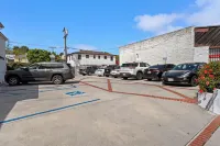 Ocean Park Inn - parking