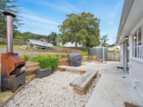 Little Darlin' The Shack Hotels in Port Arthur