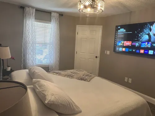 Luxe King Suite Bliss Getaway Condo Near Disney