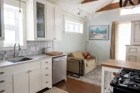 Close To The City With A Farmhouse Feel! Hotels in Colchester