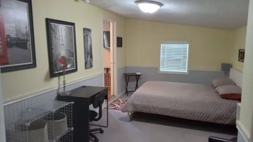 Charming Texoma 1-bedroom guesthouse in growing Sherman, Texas Hotels in Sherman