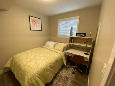 Grotto in the Meadows -Brand New and Cozy Basement  호텔