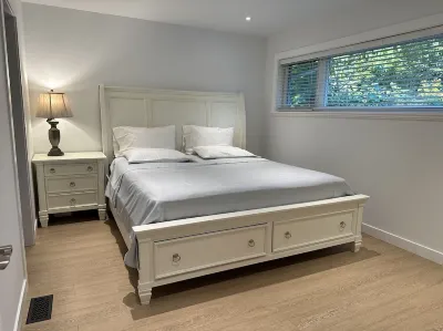 Residence by Queen Elizabeth Park Hotels in South Cambie