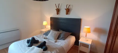 maison vue mer au bourg du Conquet Отели в г. Ле-Конке