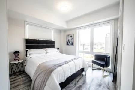 *Sunshine x Falls Pristine Stacked Town + Parking Отели рядом с достопримечательностью «Фабрика ночных кошмаров»