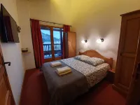 Ski in Ski Out Luxury Apartment with South West Facing Balcony!