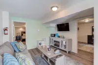 Entire UPSCALE Rental Unit Lilburn Quiet Basement