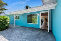 Boca Bliss: Family-Friendly Escape with Hot Tub & Grill, 1 Mile from the Beach!