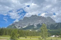 Chalet apartment with panoramic mountain views at the foot of the Zugspitze