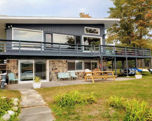 Direct Waterfront! 230ft of frontage. 6BRs, 2BAs and beautiful views! Hotels in Day