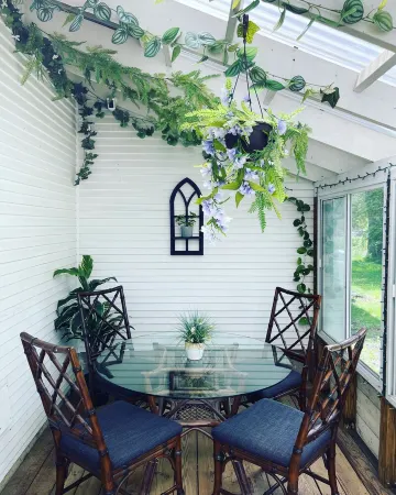 UNIQUE/HISTORIC STAY IN AN 1874 ERA SCHOOLHOUSE!!