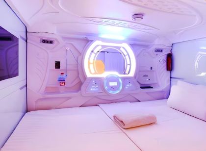 Tab Capsule Hotel - Kayoon Surabaya