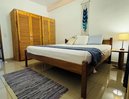 Beautiful Carillo poolside condo w/ AC! Location+