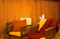 Charming 4bd house near the coast with backyard