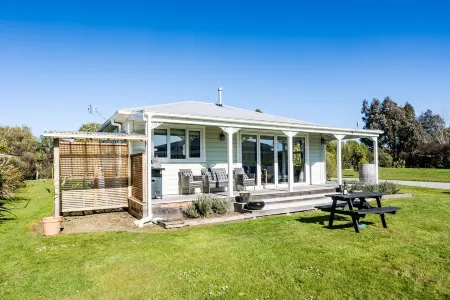 Luxury Accomodation on  26Rows Vineyard.