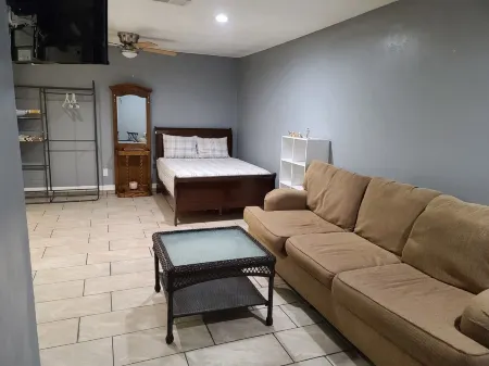 Private studio fully furnished