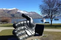 The Art House, Wanaka - Contemporary holiday house