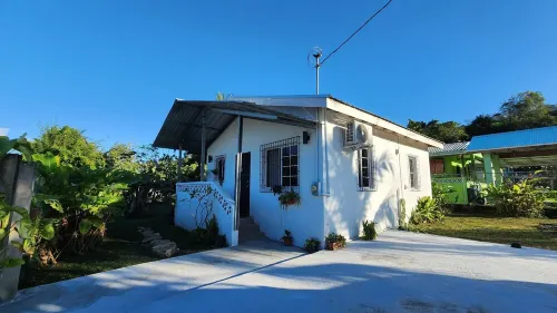 Cozy 2-bedroom bungalow in the outskirts of San Ignacio with WiFi, AC - 2 stjerner
