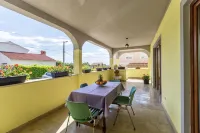 New 105m2 apartment in Porec Hotels in Radmani