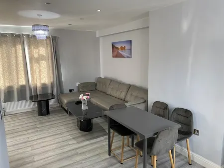 3 bedroom House in Loughborough Отели рядом с достопримечательностью «Парк Квин»