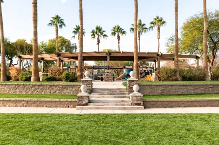 Cute, Clean & Comfortable in the Best Community!