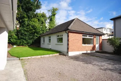 Ardree House, Garden Mews Apt. Only 3 Min Walk to Town Centre. Hotels in 