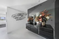 The ultimate luxury apt w panoramic harbour bridge views Hotels in Darlinghurst